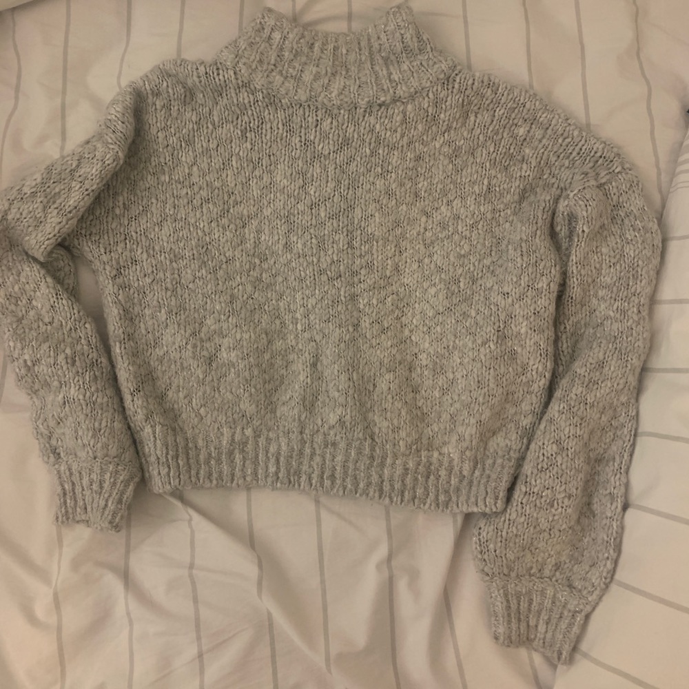 Hollister Cropped Sweater